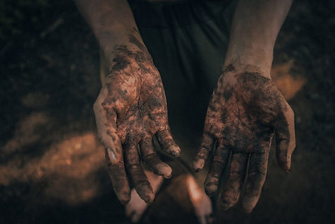 muddy hands